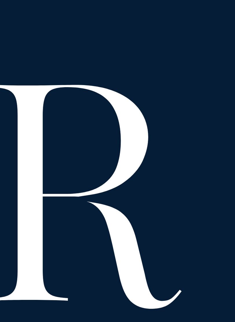 Et stort R på blå baggrund